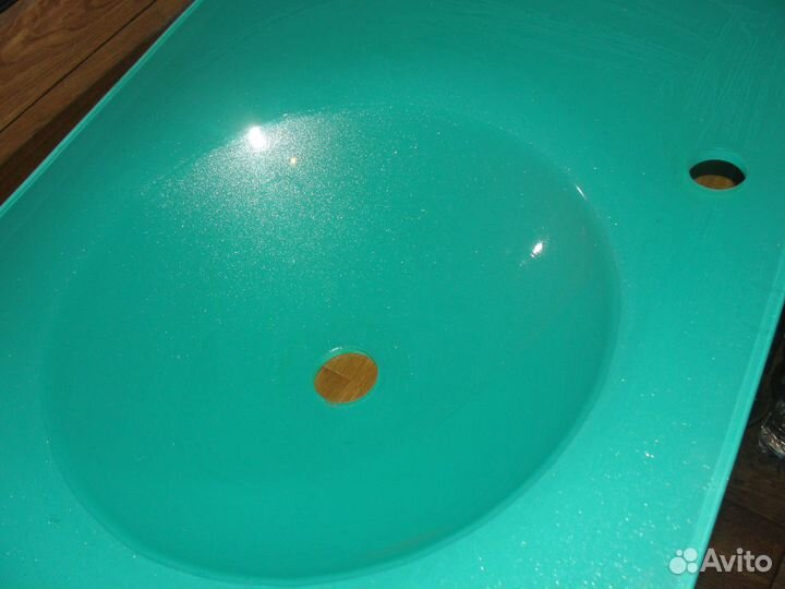 Раковина в ванную из стекла