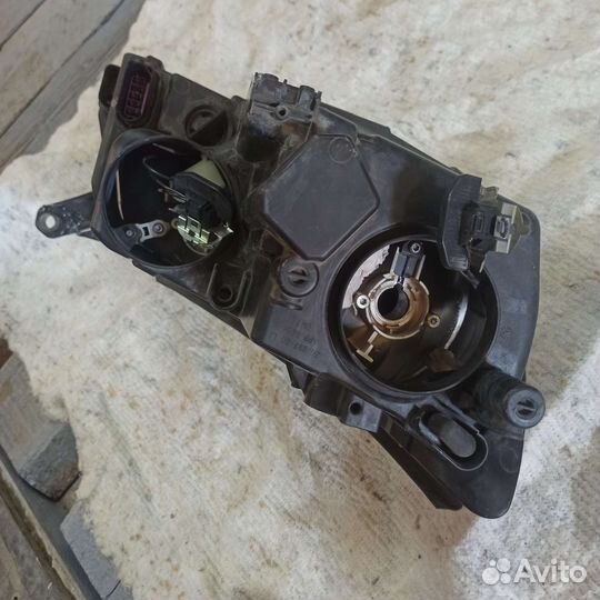 Передняя левая фара Тигуан1