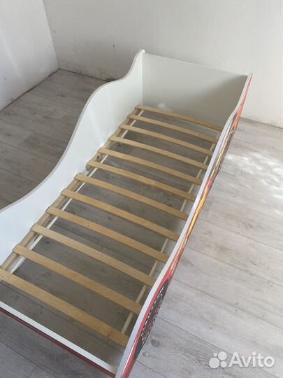 Детская кровать машина с матрасом