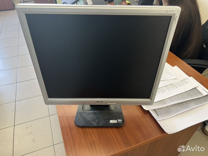 Монитор компьютерный б/у рабочие разные 17
