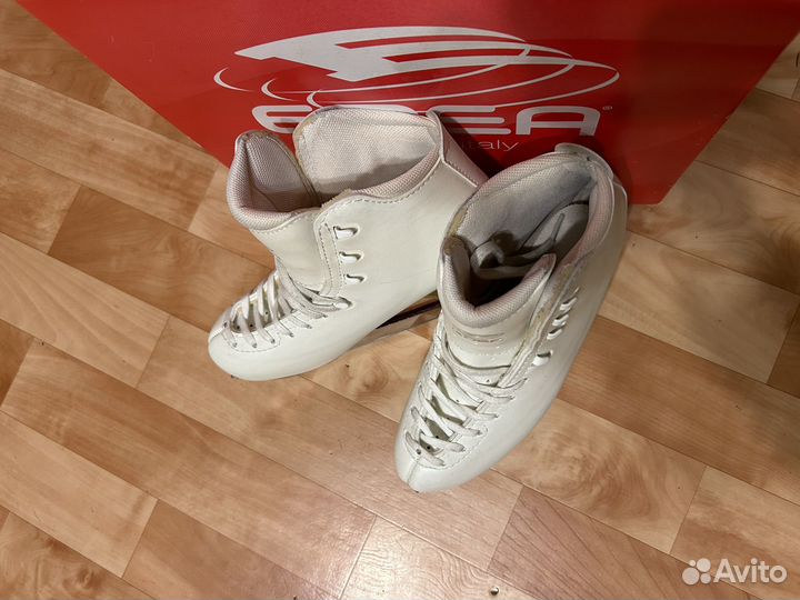 Коньки фигурные Edea