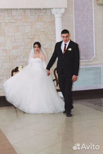 Свадебное платье