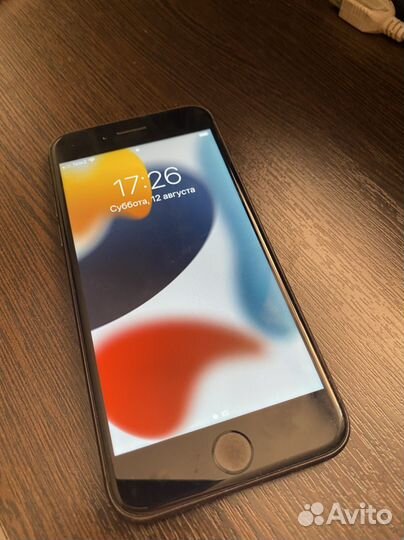Телефон iPhone 8 64 gb