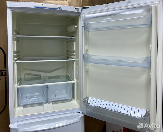 Холодильник Indesit