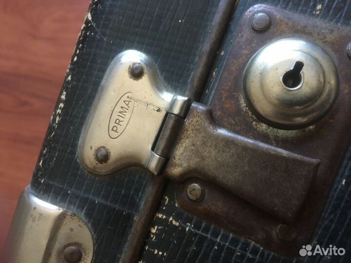 Чемодан старинный