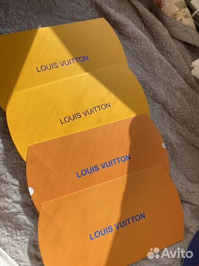 Пакеты брендовые, коробки для платков