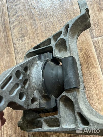 Опора двигателя левая mazda 3 1.6 bl