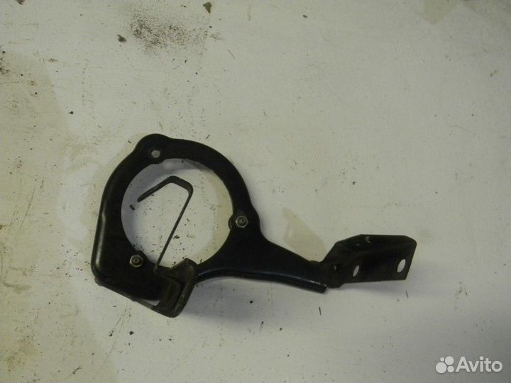 Кронштейн воздушного насоса Octavia (A5 1Z) 2004-2