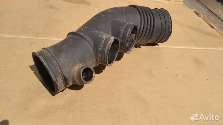 Патрубок воздушного фильтра Toyota Land Cruiser 20