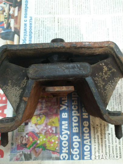 На ссанг енг кайрон 2.0 5МКПП подушки крепления