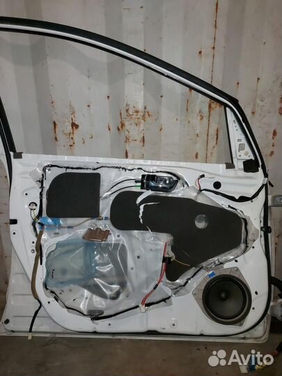 Дверь передняя левая Toyota Prius 2 NHW20