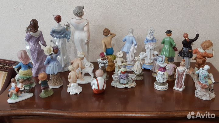 Фарфоровая статуэтка