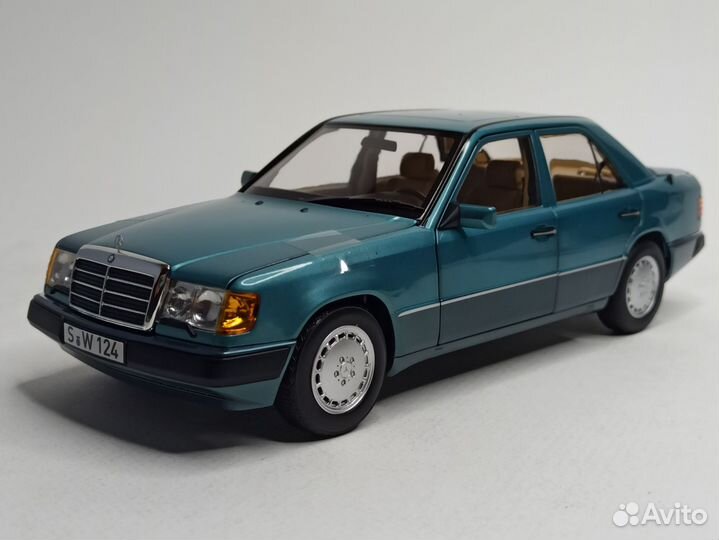 Mercedes 230E (W124) 1989 Beryl Metalic Norev 1:18