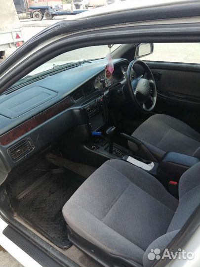 Nissan Bluebird, 1997