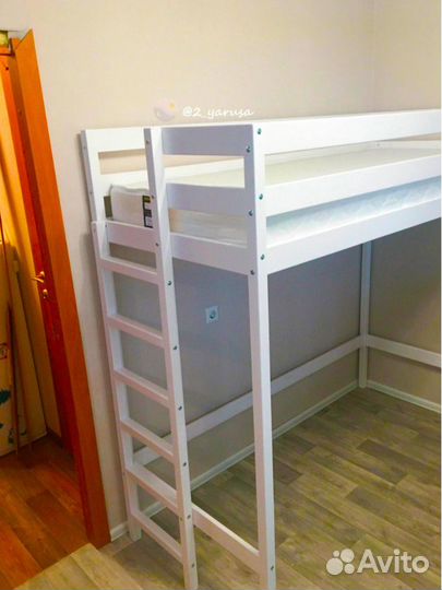 Двухъярусная кровать