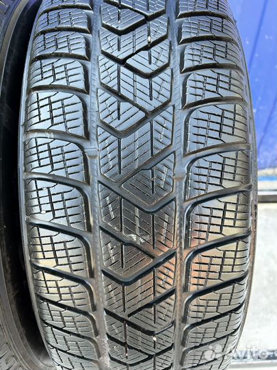 Pirelli Scorpion Winter 215/70 R16