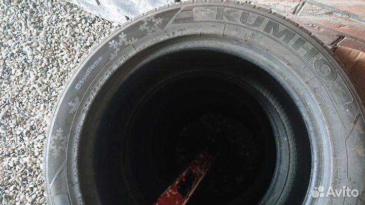 Kumho I'Zen Stud Snow KW11 205/55 R16