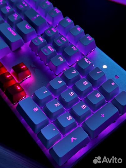 Игровая механическая клавиатура белая