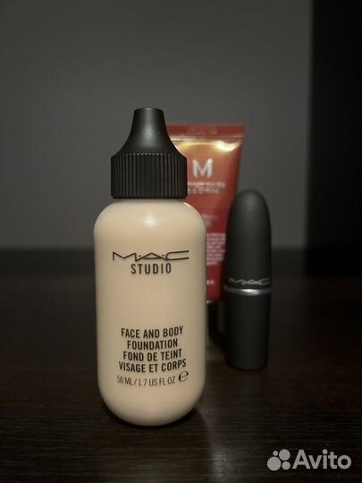 Тональная основа MAC studio Face and Body