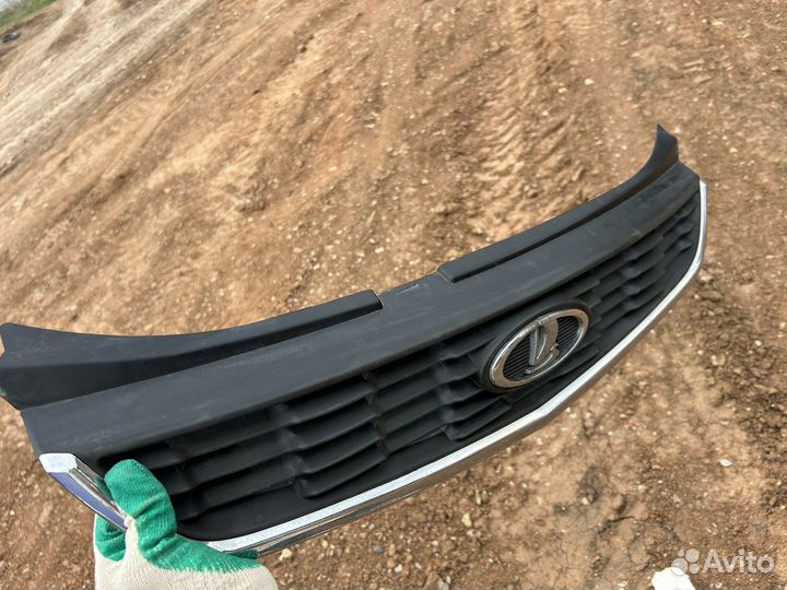 Решетка радиатора приора