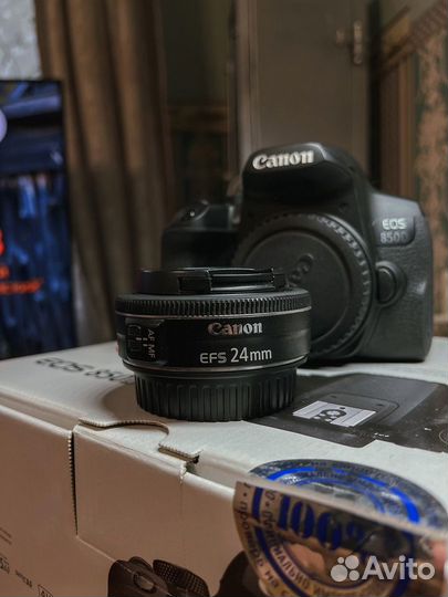 Продам фотоаппарат Canon 850D