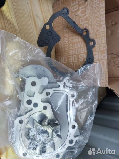 Помпа renault 8кл, 16кл