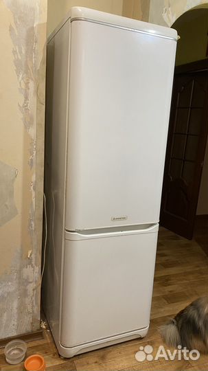 Холодильник Ariston бу