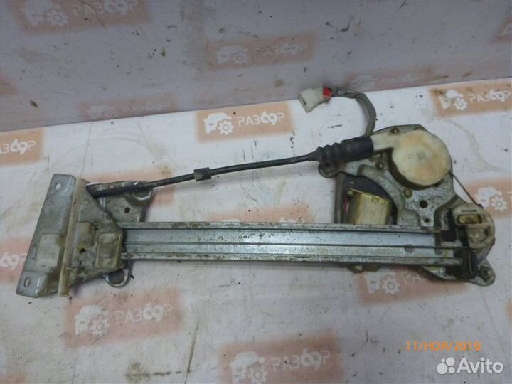 Стеклоподъемник задний правый Mazda 626 GE 1994