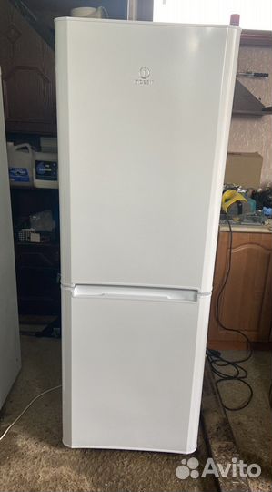 Холодильник бу indesit, высота 167 см