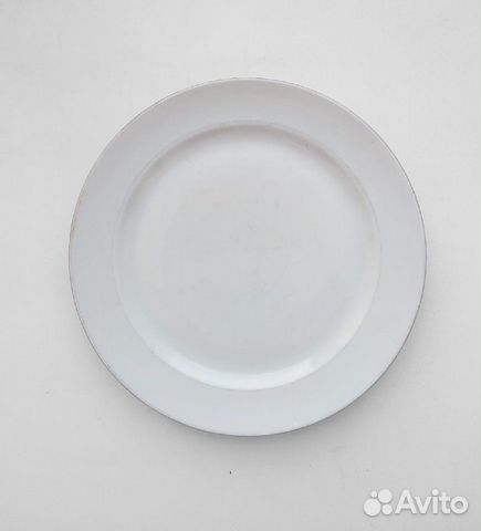 Тарелка из фарфора Henneberg Porzellan 1777 гдр