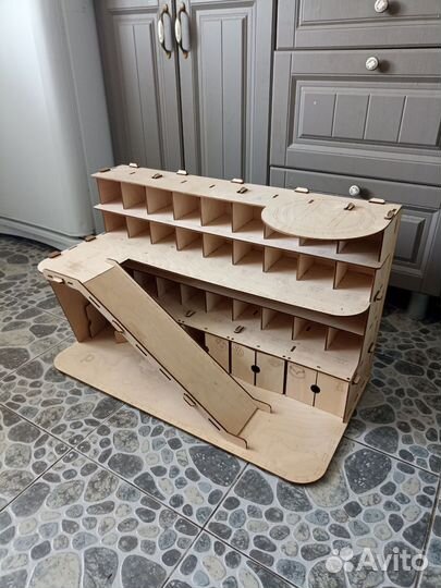 Игрушечная парковка