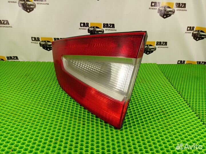 Фонарь задний внутренний правый R Ford Galaxy