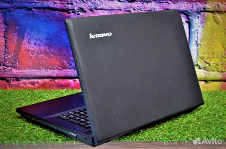 Ноутбук Lenovo с большой диагональю