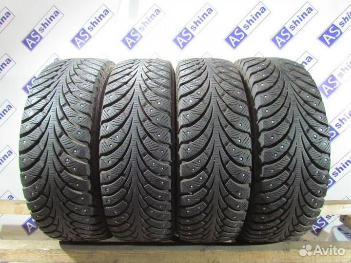 Goodyear UltraGrip Extreme 215/65 R16 96R