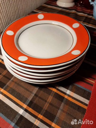 Тарелки десертные, стопки