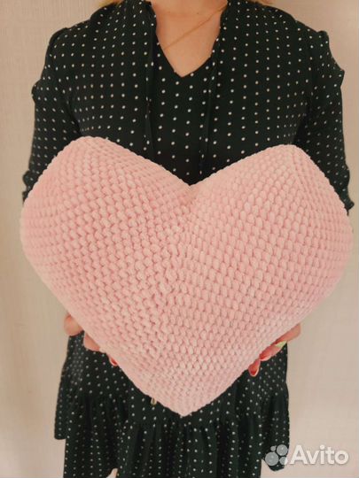 Вязаное сердце из плюшевой пряжи