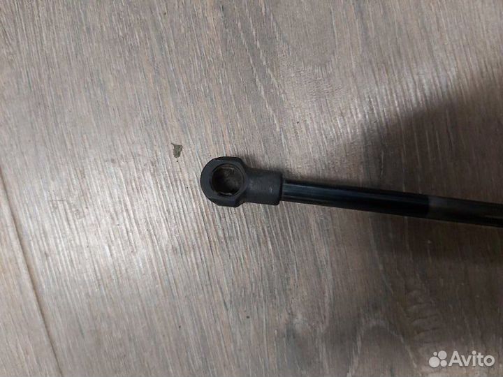 Амортизатор крышки багажника Bmw X5 E53 3.0D M57