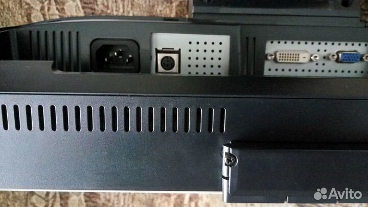 NEC MultiSync LCD2070WNX + TV