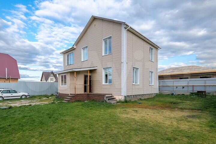 Коттедж 200 м² на участке 9 сот.