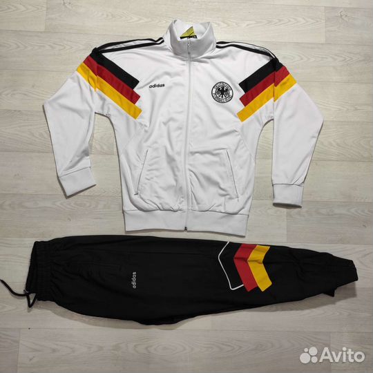 Спортивный костюм 