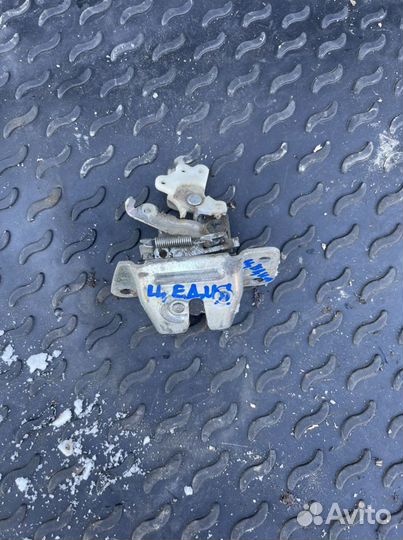 Замок крышки Багажника Mitsubishi Lancer Cedia