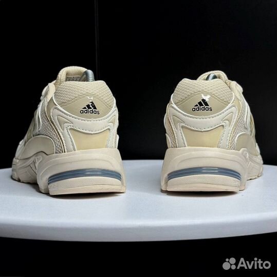 Кроссовки Adidas Response CL beige