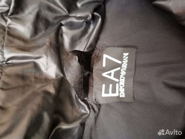 Пуховик Армани. Размер s. Оригинал