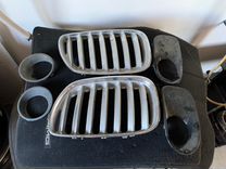 Комплект решеток радиатора на BMW X5 e53 серый мат