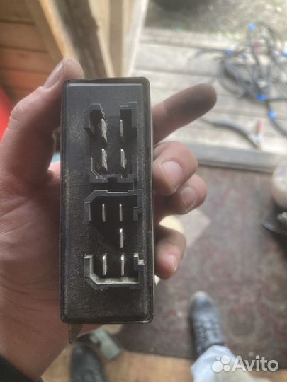 Реле поворотов iveco Eurostar. 99484737