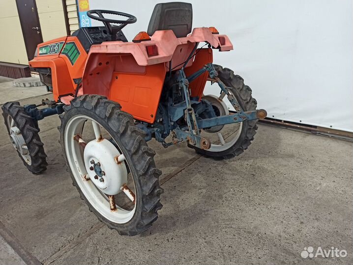 Мини-трактор Kubota XB1, 2010