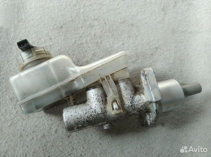 Главный тормозной цилиндр LADA Granta седан 1.6