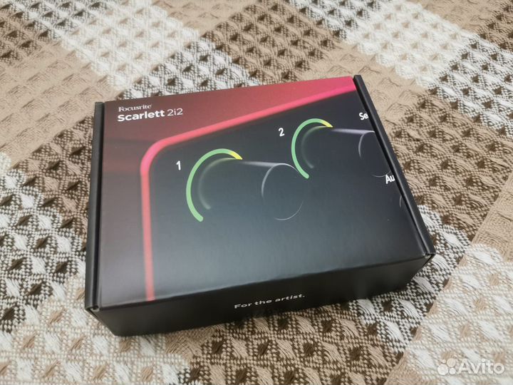 Звуковая карта Focusrite Scarlett 2i2 4th Gen