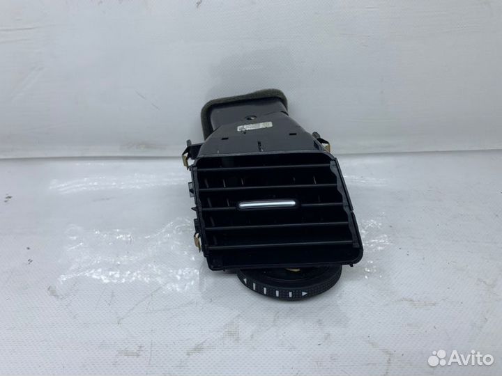 Дефлектор правый Volkswagen Touareg FL 3.6 2017