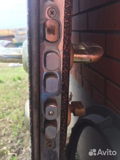 Дверь входная металлическая